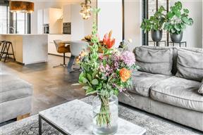 Top 10 Flowers for an Elegant Interior Design